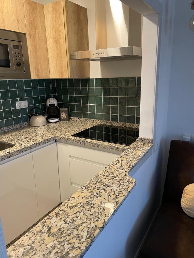 Apartamento Totalmente Reformado Con Piscina Y Jardines Al Lado De La Playa De La Carihuela Torremolinos Exterior photo